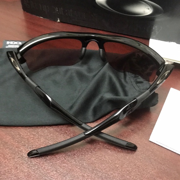 Oakley sunglasses - Picture 5 of 6
